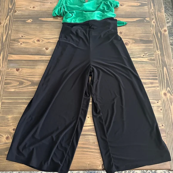 Women’s Tash + Sophie Green Black Sleeveless Cropped Jumpsuit Size L Colorblock - Picture 3 of 11